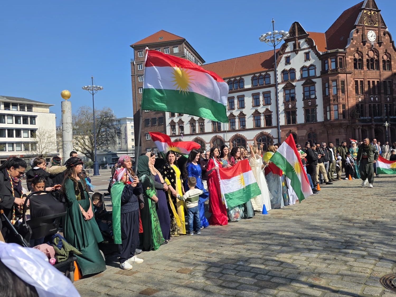 Kulturfest Newroz 2026 auf dem Friedensplatz in Dortmund